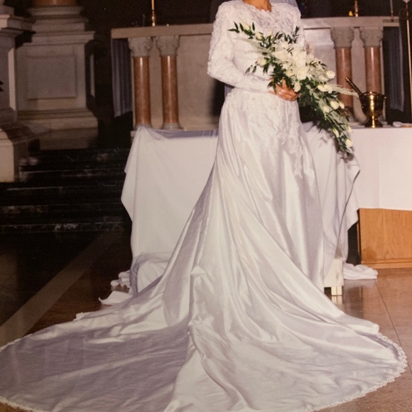 Wedding Gown - Picture 2 of 3